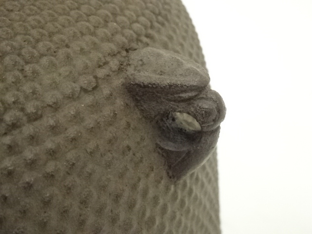  釜師　菊地政光造　丸霰釜（釜鐶付）（共箱）